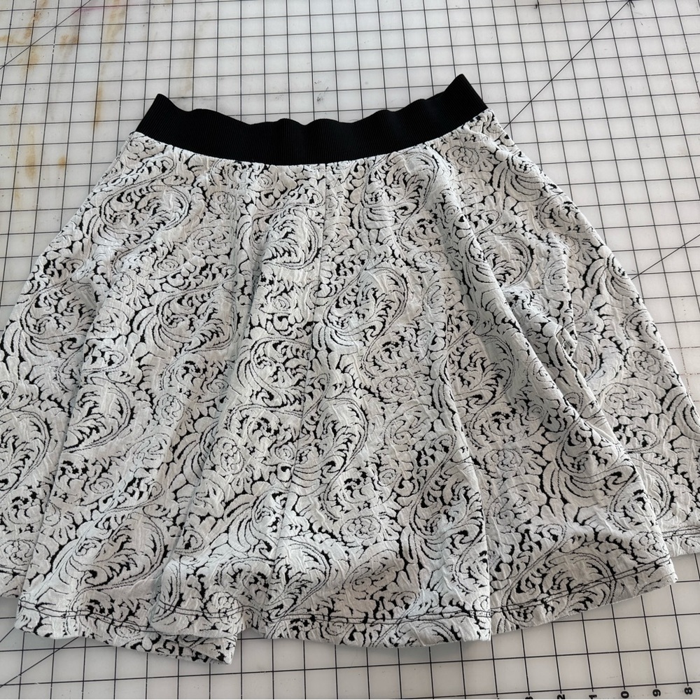 Philosophy Black and White knit skirt